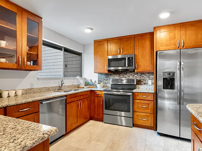 7930 SE 34th St #401 — Photo 8