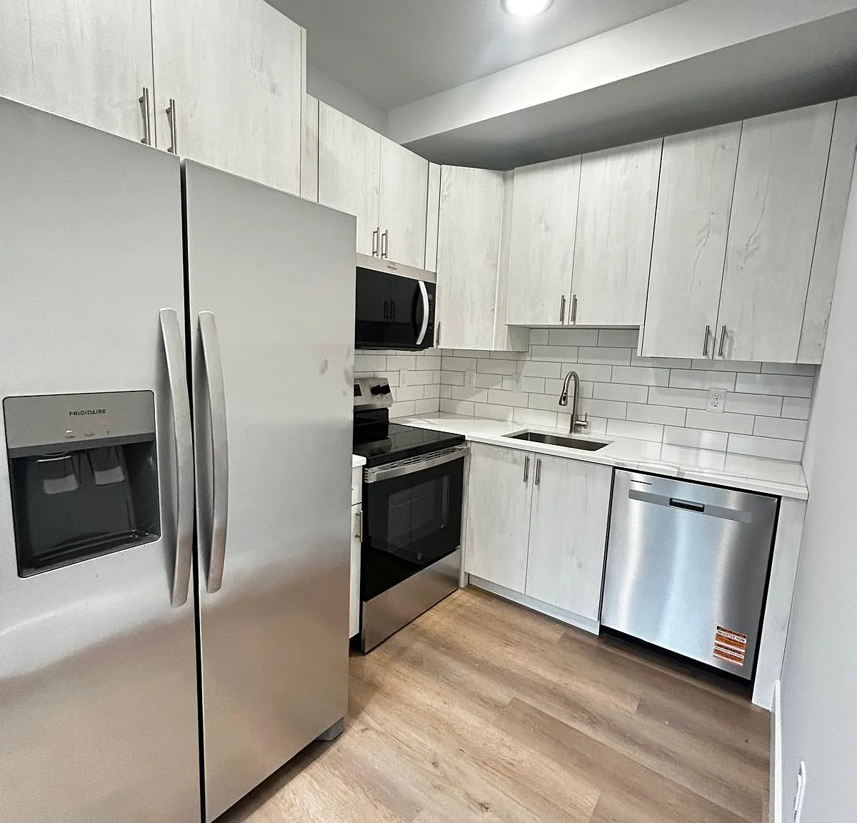 2 bed, 850 sqft, $1,850 — Photo 1