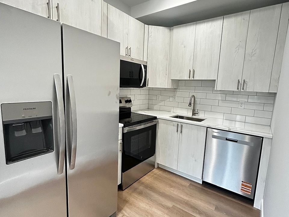 1st image of 3263 N 13th St #3