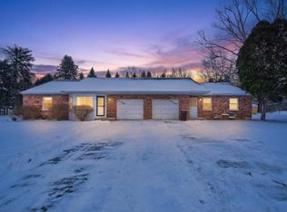 946-948 Hogsback Rd, Mason, MI 48854
