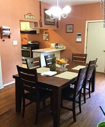 4th image of 3307 W Houston St