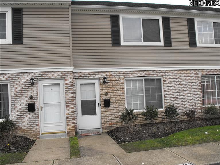 1st image of 220 Peppertree Ln Unit 220