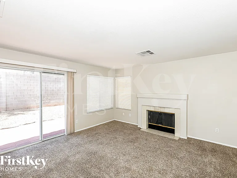 1683 Black Hills Way — Photo 3