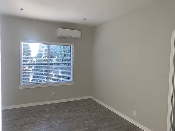 5th image of 726 W Glenoaks Blvd #B