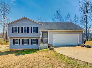 52 Pine Grove Cir, Newnan, GA 30263