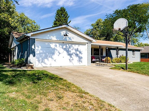 4th image of 1049 Georgian Dr