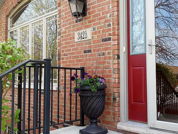 Oversize Front Porch Entry