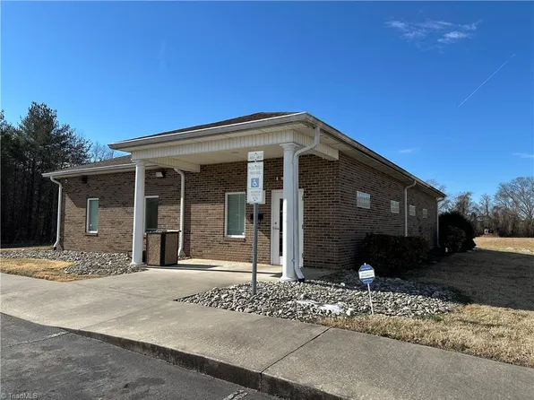 527 W Park Cir, North Wilkesboro, NC 28659