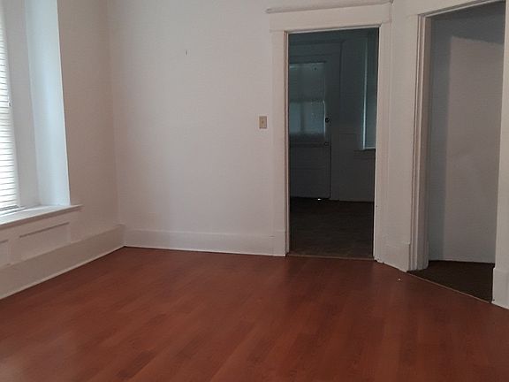 2nd image of 210 N 38th St