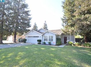 6018 W Tempe Ave, Visalia, CA 93277