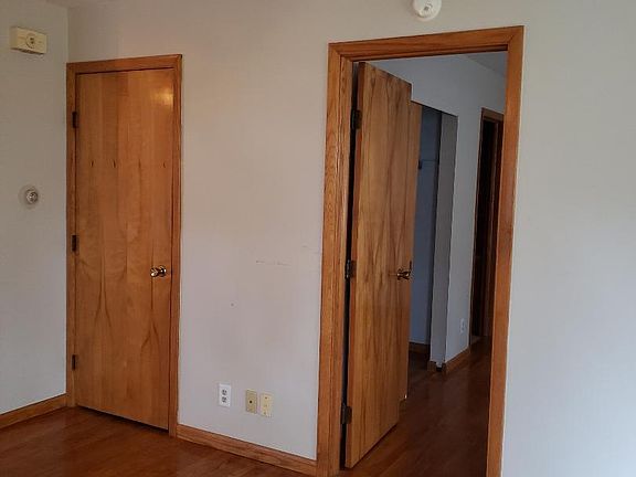 4th image of 565 West Ave APT 14