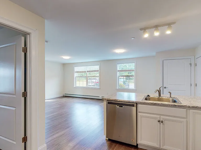 Autumn Woods Apartments — Photo 37