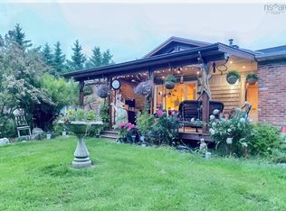 36 Green Rock Dr S, Yarmouth, NS B5A 5H1