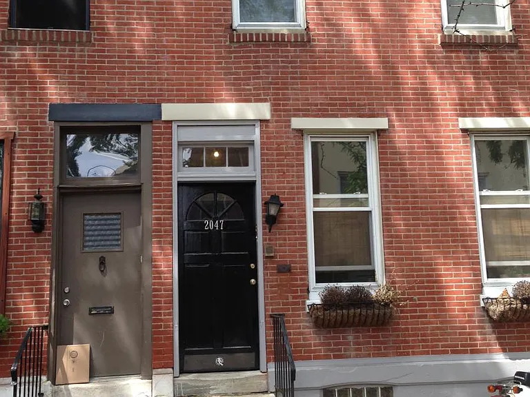 2047 Fitzwater St #3 — Photo 2