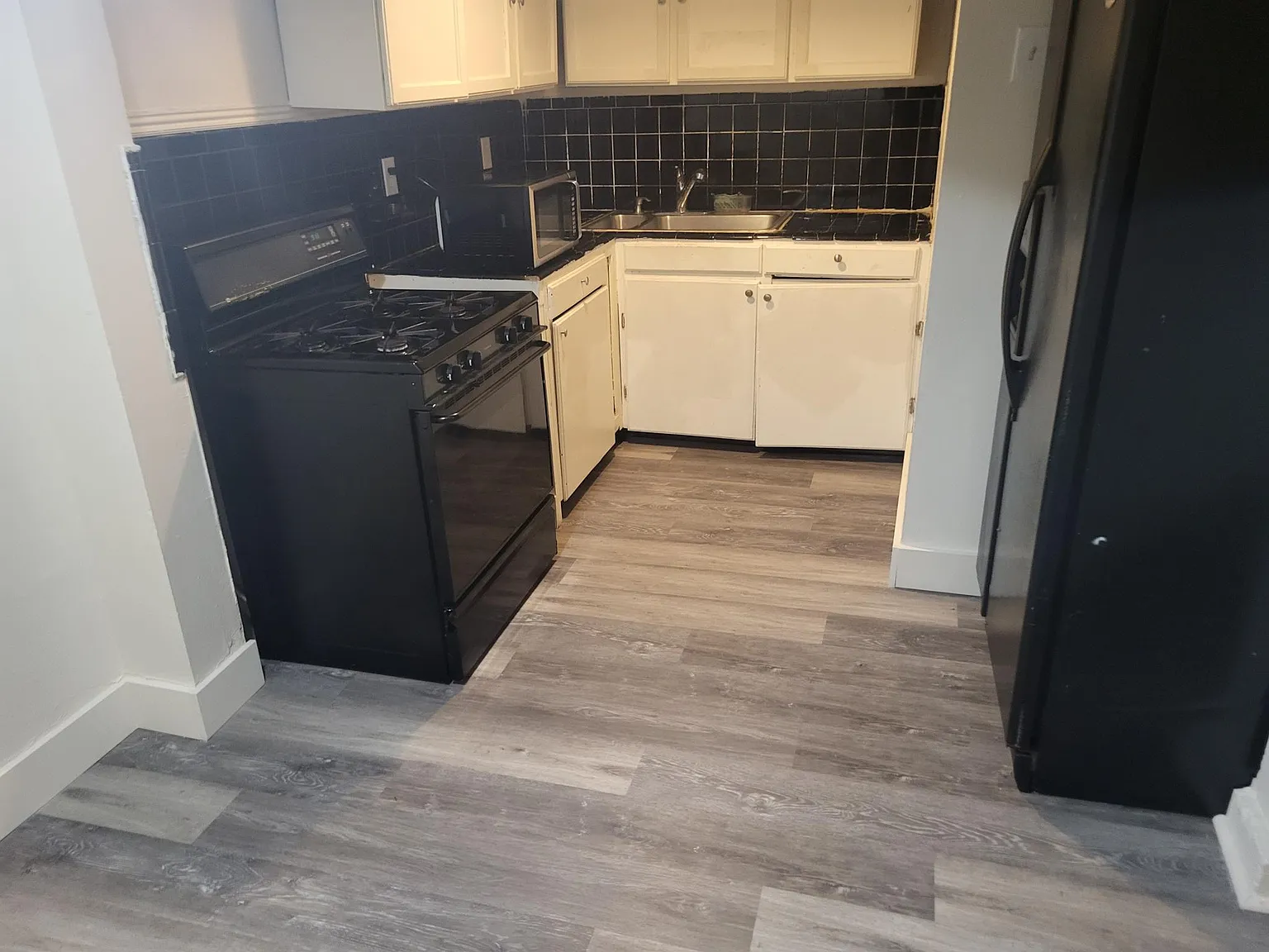 2 bed, 600 sqft, $900 — Photo 1