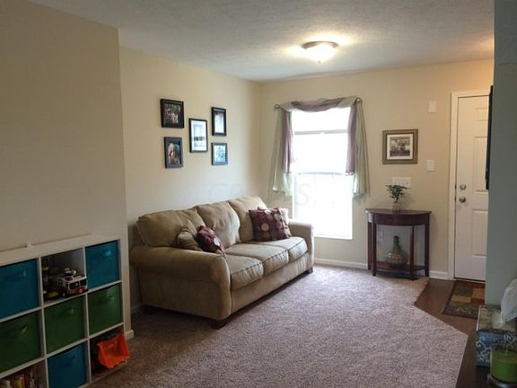 4th image of 5805 Bridgehampton Dr