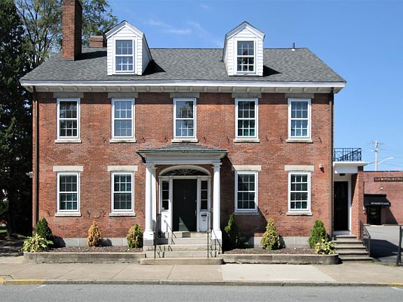 2nd image of 67 Park Pl