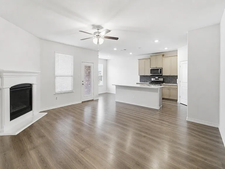 10407 Twisting Springs Dr — Photo 6