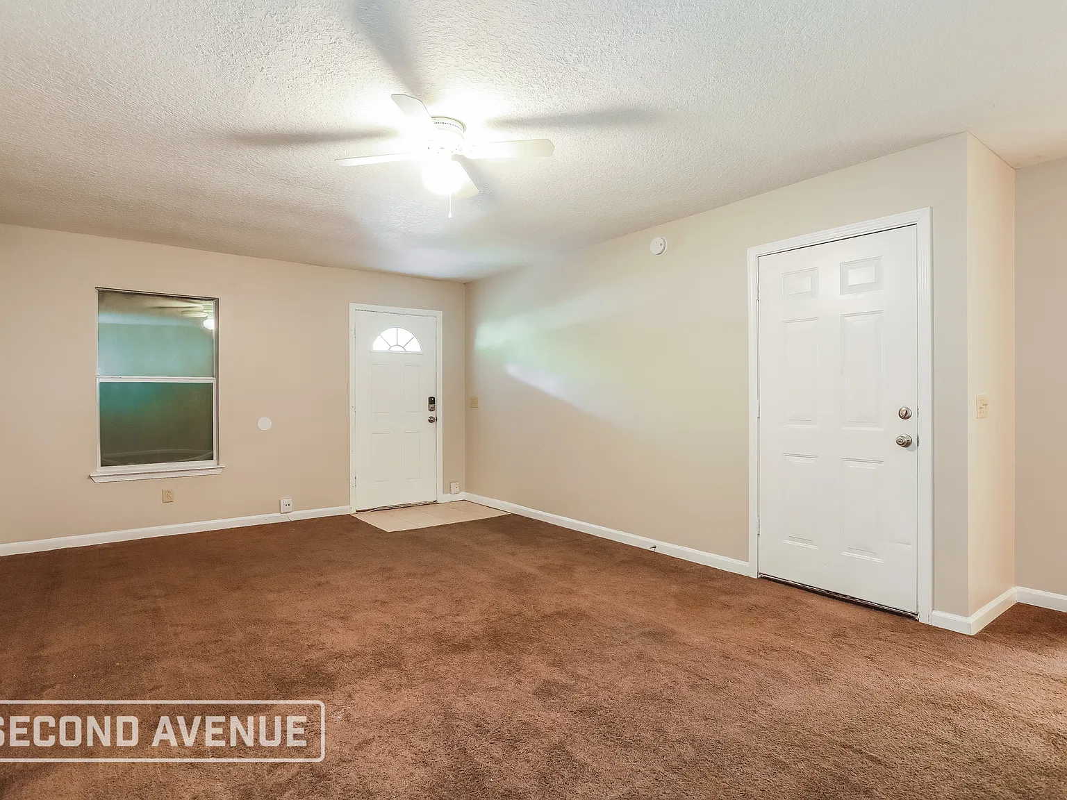 3 bed, 2.0 bath, 1176 sqft, $1,129 — Photo 3