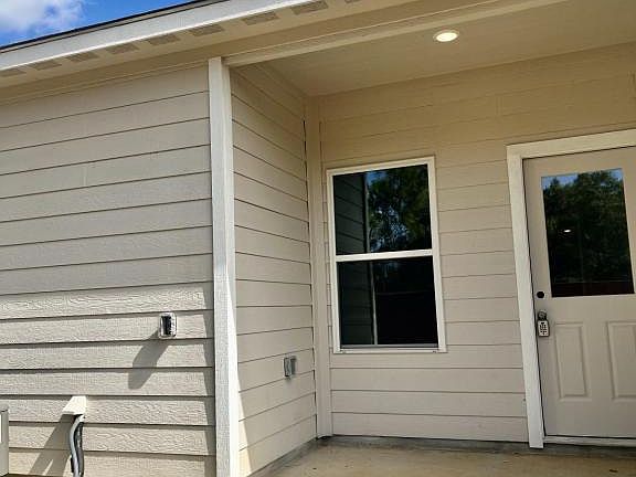 2nd image of 409 East Dr