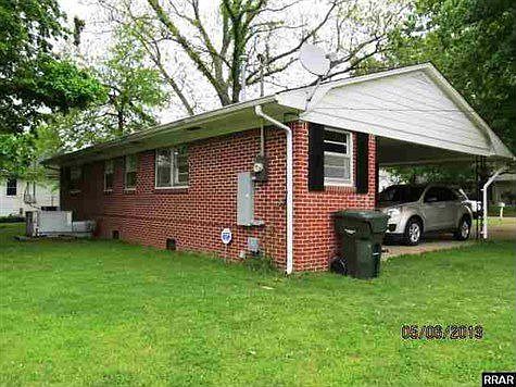2nd image of 1121 Woodlawn St