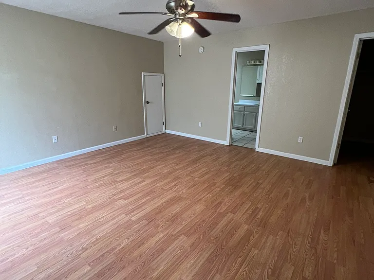 2366 Trafalgar Dr — Photo 15