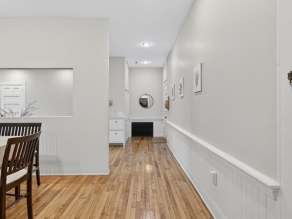 5th image of 31 Elizabeth St APT 202