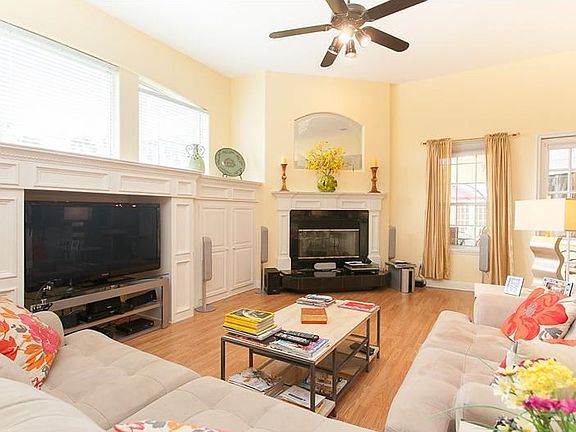 5th image of 9750 Camberley Cir