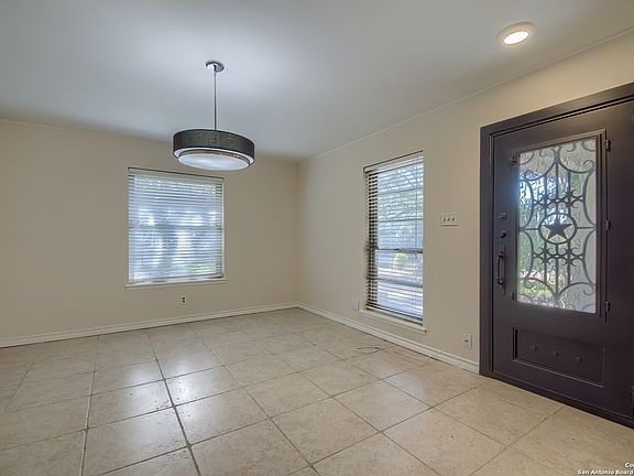5th image of 10703 JANET LEE DR