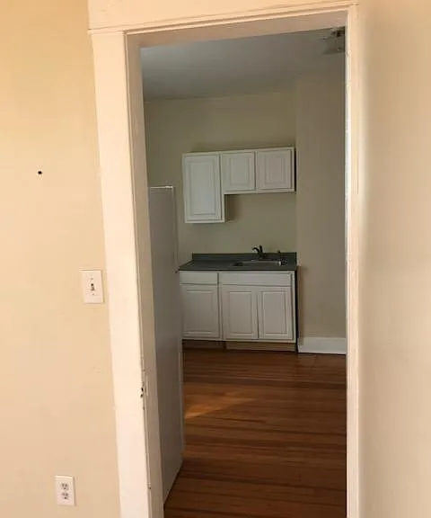 390 Madison Ave #2 — Photo 13
