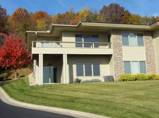 204 Marcou Rd, Onalaska, WI 54650