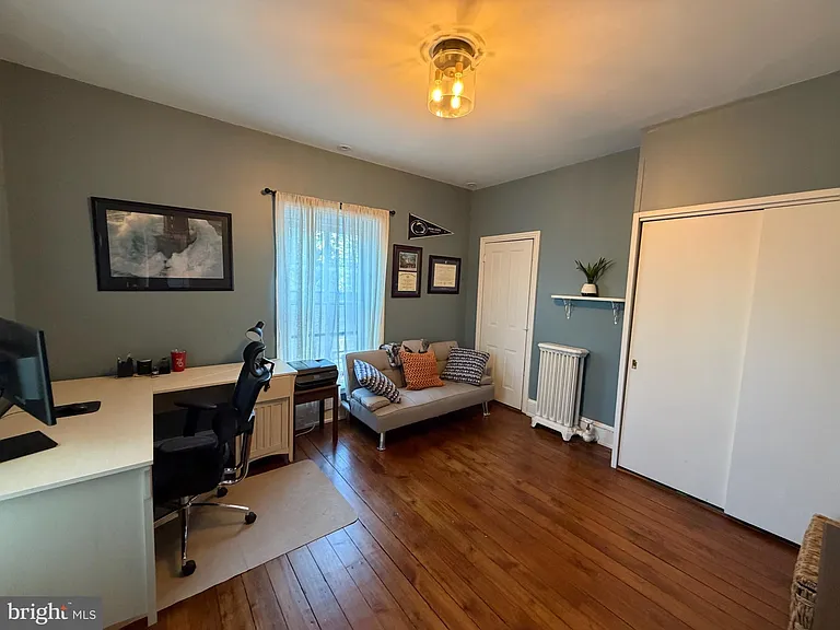 221 W Court St — Photo 18