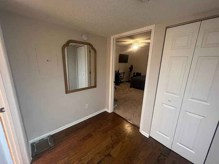 120 15th St E #519 — Photo 8