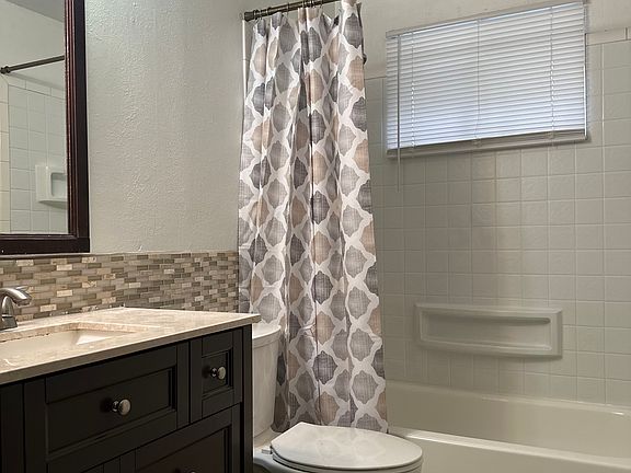 Updated main bathroom with tub/shower