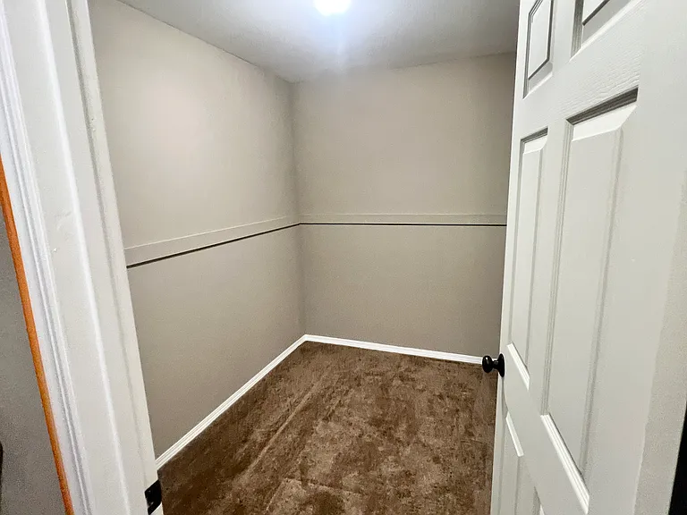 604 Harland Dr — Photo 19