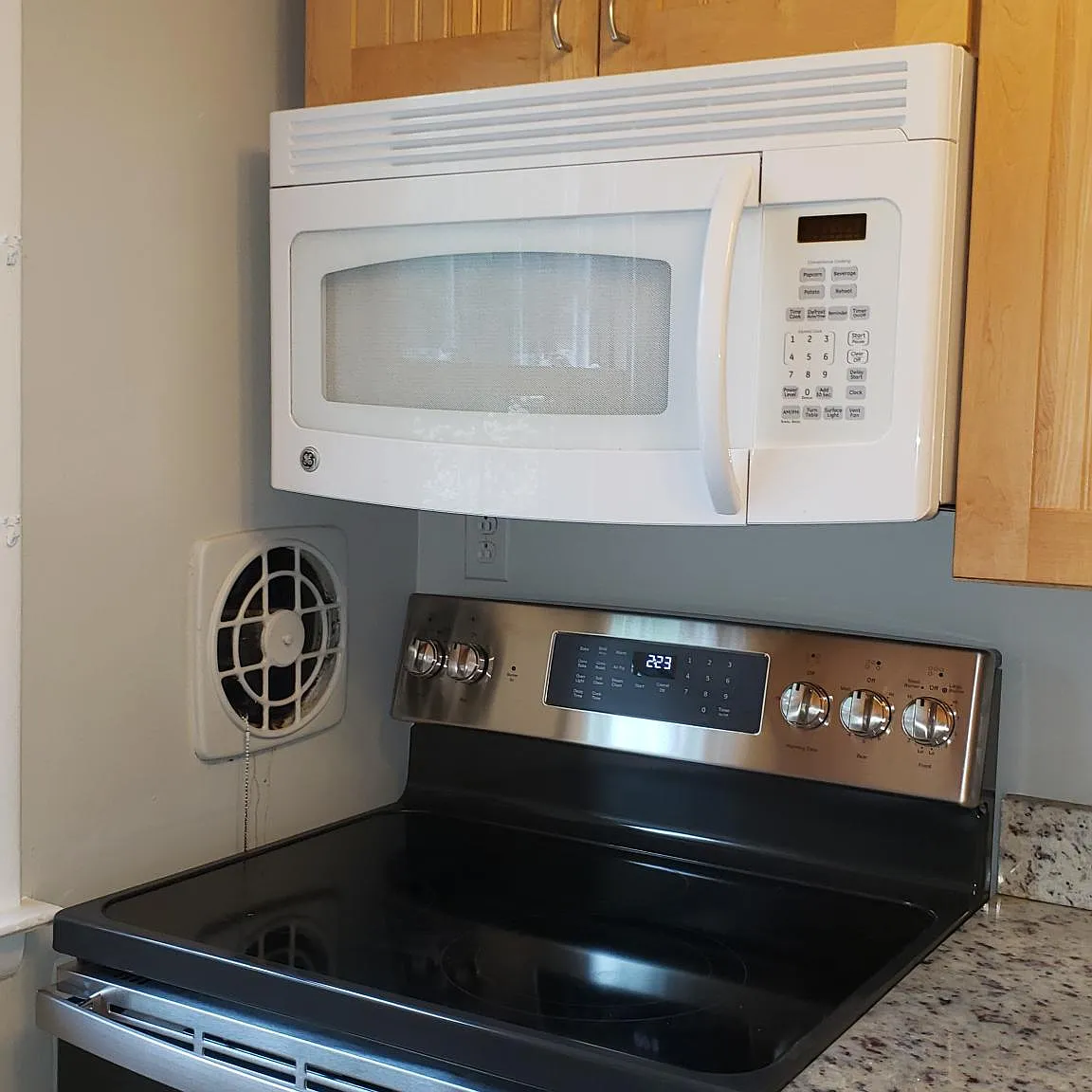 230 N Essex Ave — Photo 4