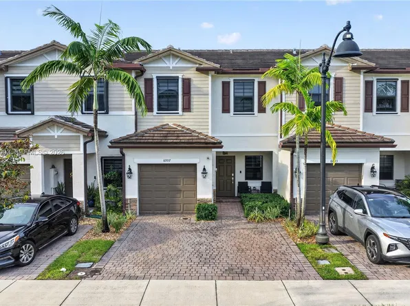 6007 W Paso Fino Pl, Davie, FL 33314