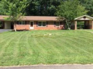304 Sherwood Forest Dr, North Wilkesboro, NC 28659