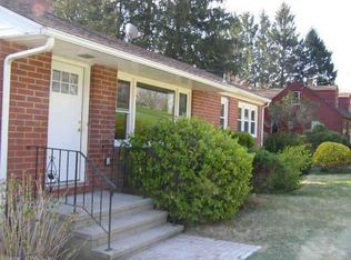 44 Meadow Circle Rd, Branford, CT 06405