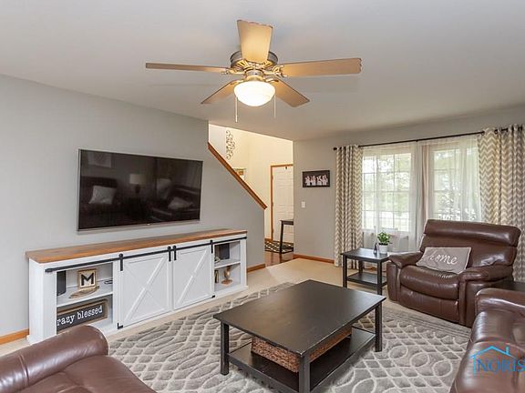 5th image of 117 Earl North Dr