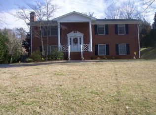 1722 Meadowview Ln, Martinsville, VA 24112