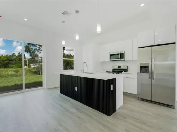 722 Castlestone AVE S, LEHIGH ACRES, FL 33974