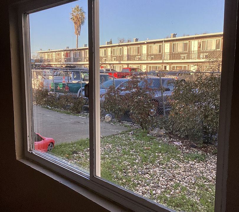 1st image of 1750 Diane Ct #4