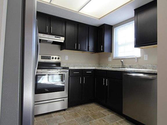 4th image of 5221 Brandy Oaks Ln