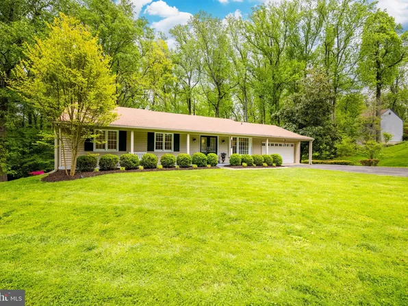 9622 Cinnamon Creek Dr, Vienna, VA 22182