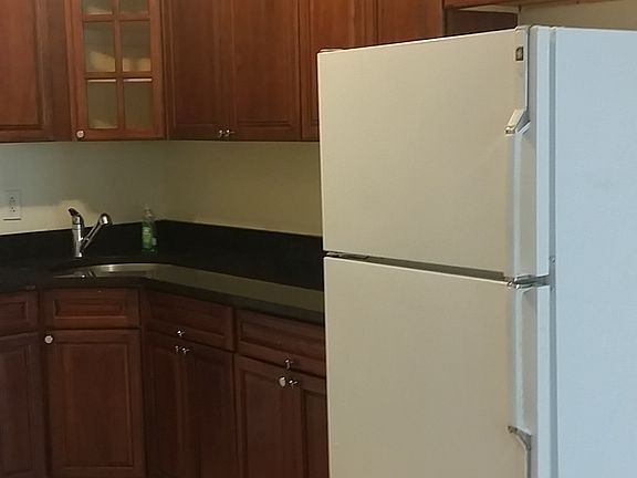 3rd image of 288 Quincy St #3