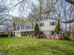 6812 Field Master Dr, Springfield, VA 22153