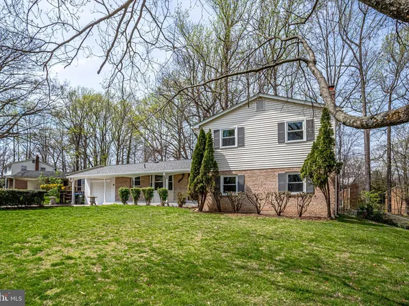 6812 Field Master Dr, Springfield, VA 22153