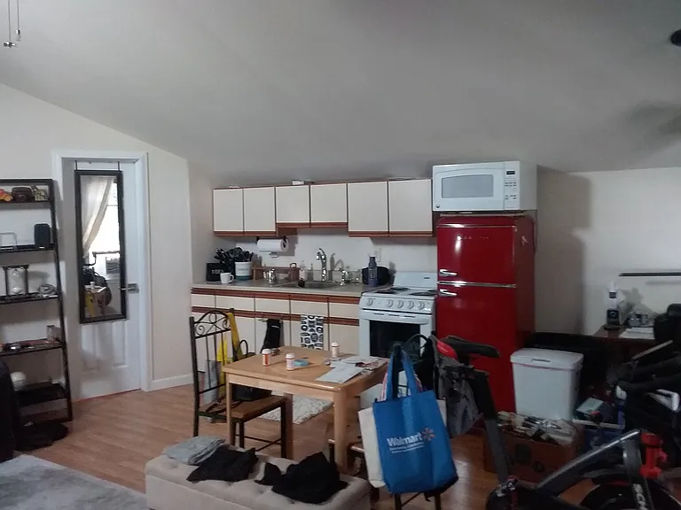 9141B N Williston Rd #C — Photo 3