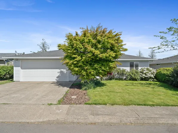 4433 Glenview Ave, Tillamook, OR 97141